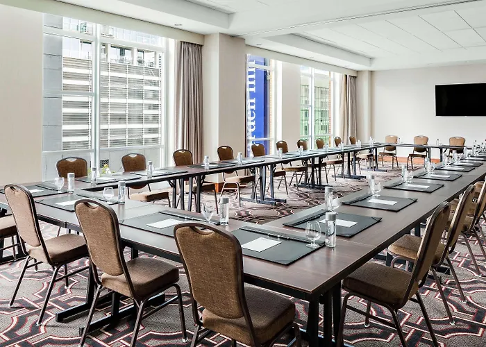 Home2 By Hilton Mccormick Place 3*