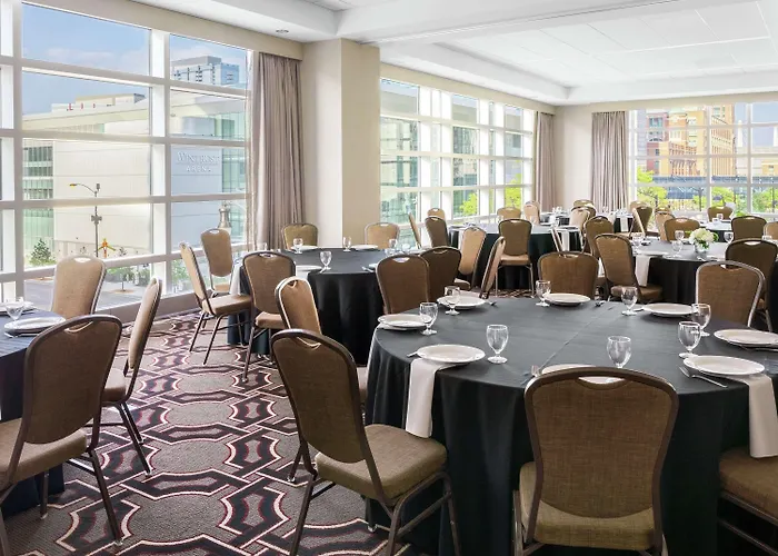 Home2 By Hilton Mccormick Place Hotel 3*
