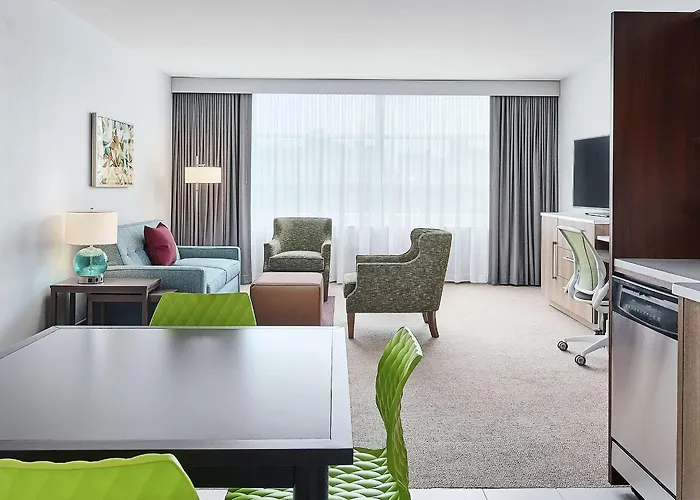 Home2 By Hilton Mccormick Place Отель 3*