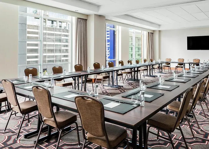 Home2 By Hilton Mccormick Place 3*